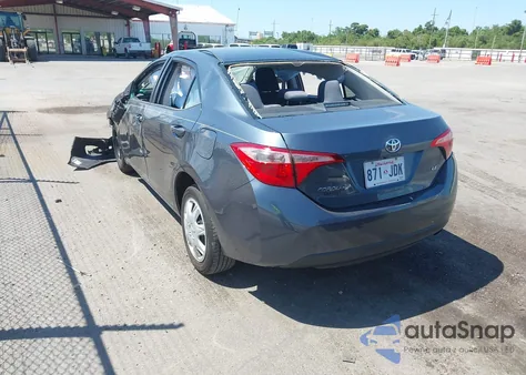 2018 Toyota Corolla Le z USA, uszkodzony, nr VIN 2T1BURHE9JC077152